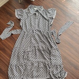 Max Studio Black and White Geometric Midi Dress